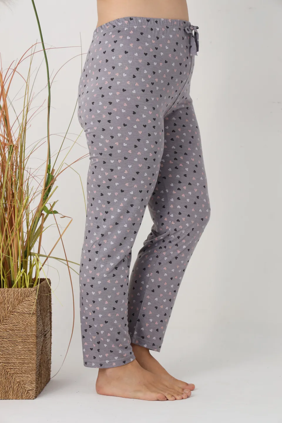 Pantaloni de pijama damă Big Size, gri cu inimioare colorate, 85% vâscoză, 15% poliester - 6