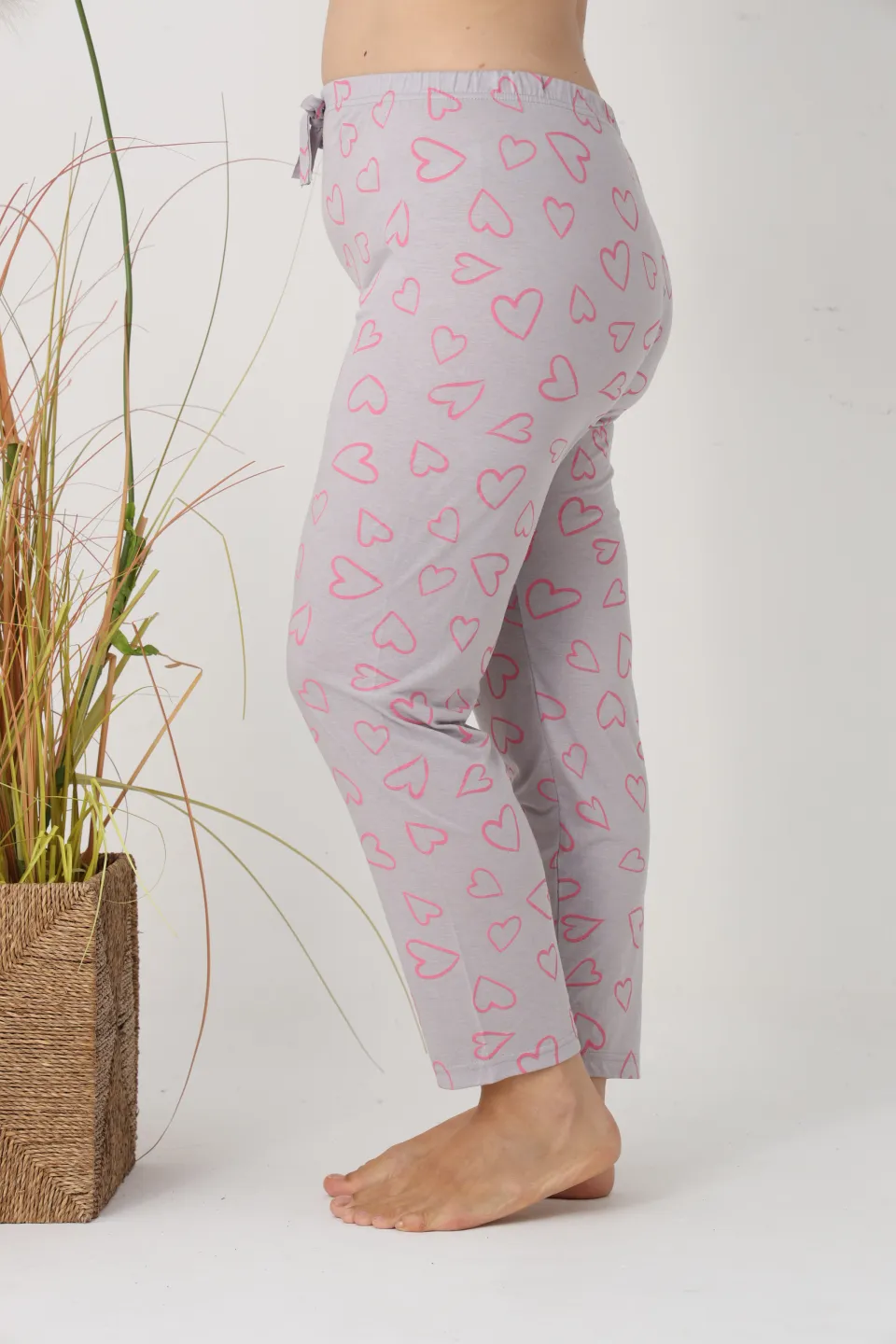 Pantaloni de pijama damă Big Size, gri cu inimioare roz, 85% vâscoză, 15% poliester - 3