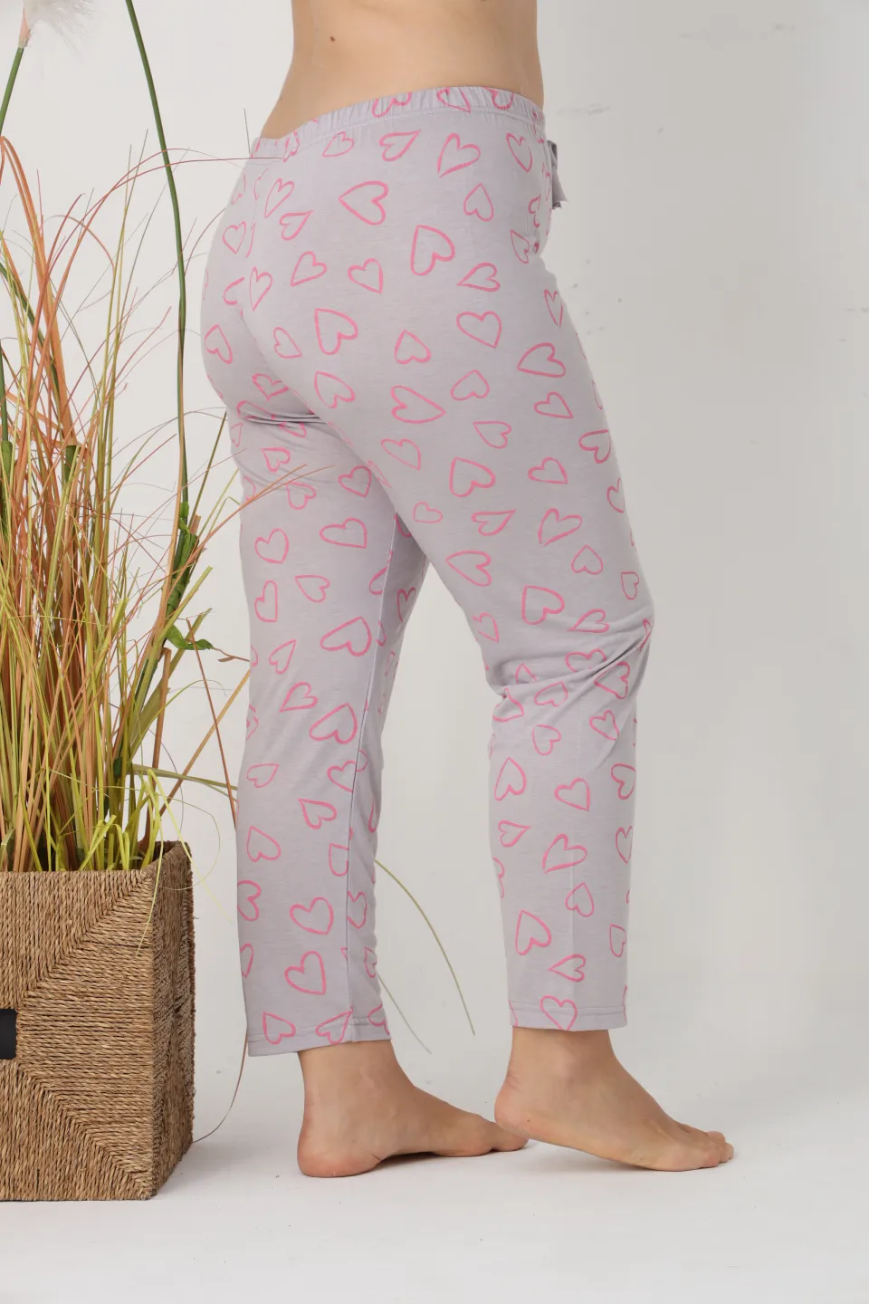 Pantaloni de pijama damă Big Size, gri cu inimioare roz, 85% vâscoză, 15% poliester - 6