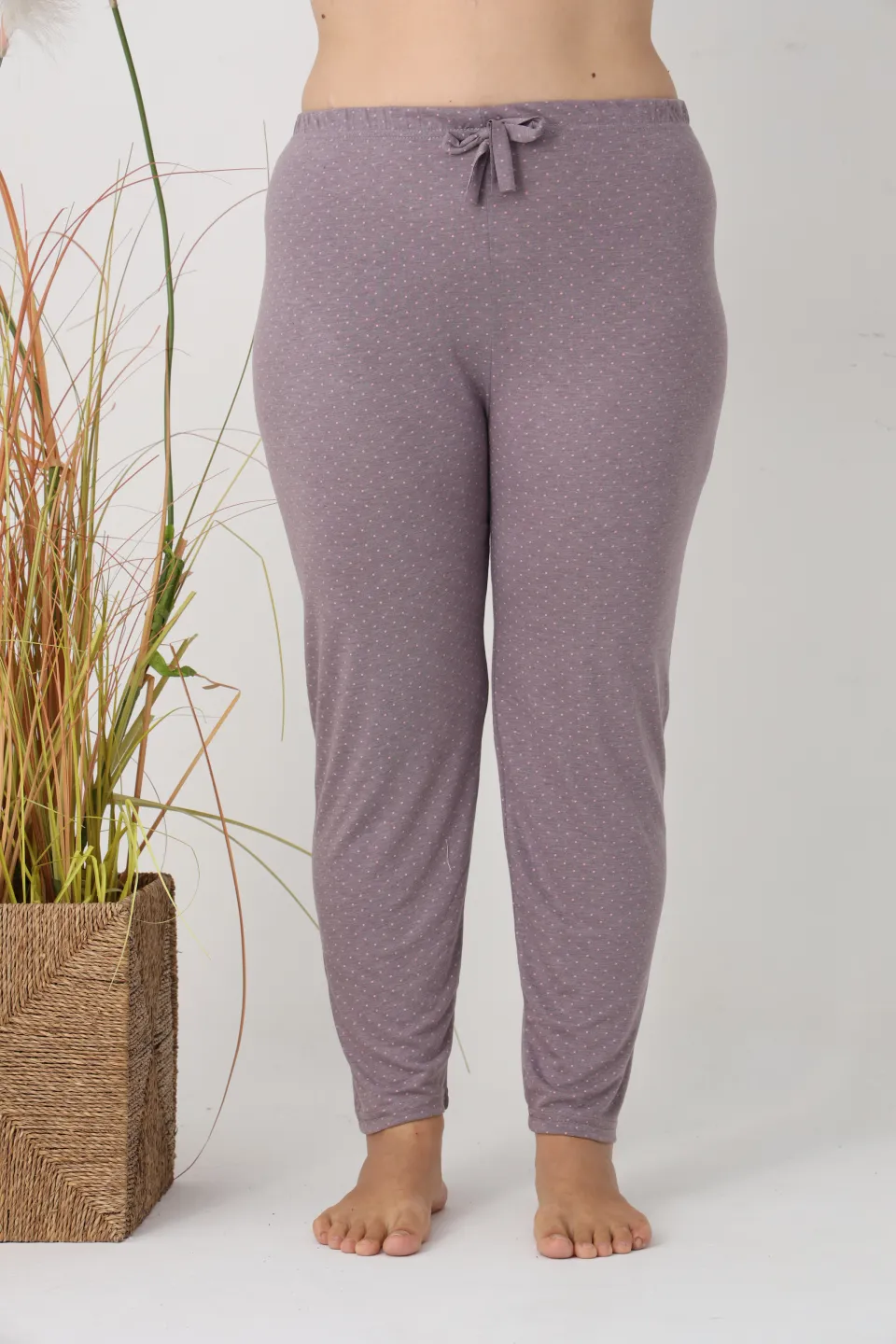 Pantaloni de pijama damă Big Size, gri cu puncte roz, 85% vâscoză, 15% poliester - 1