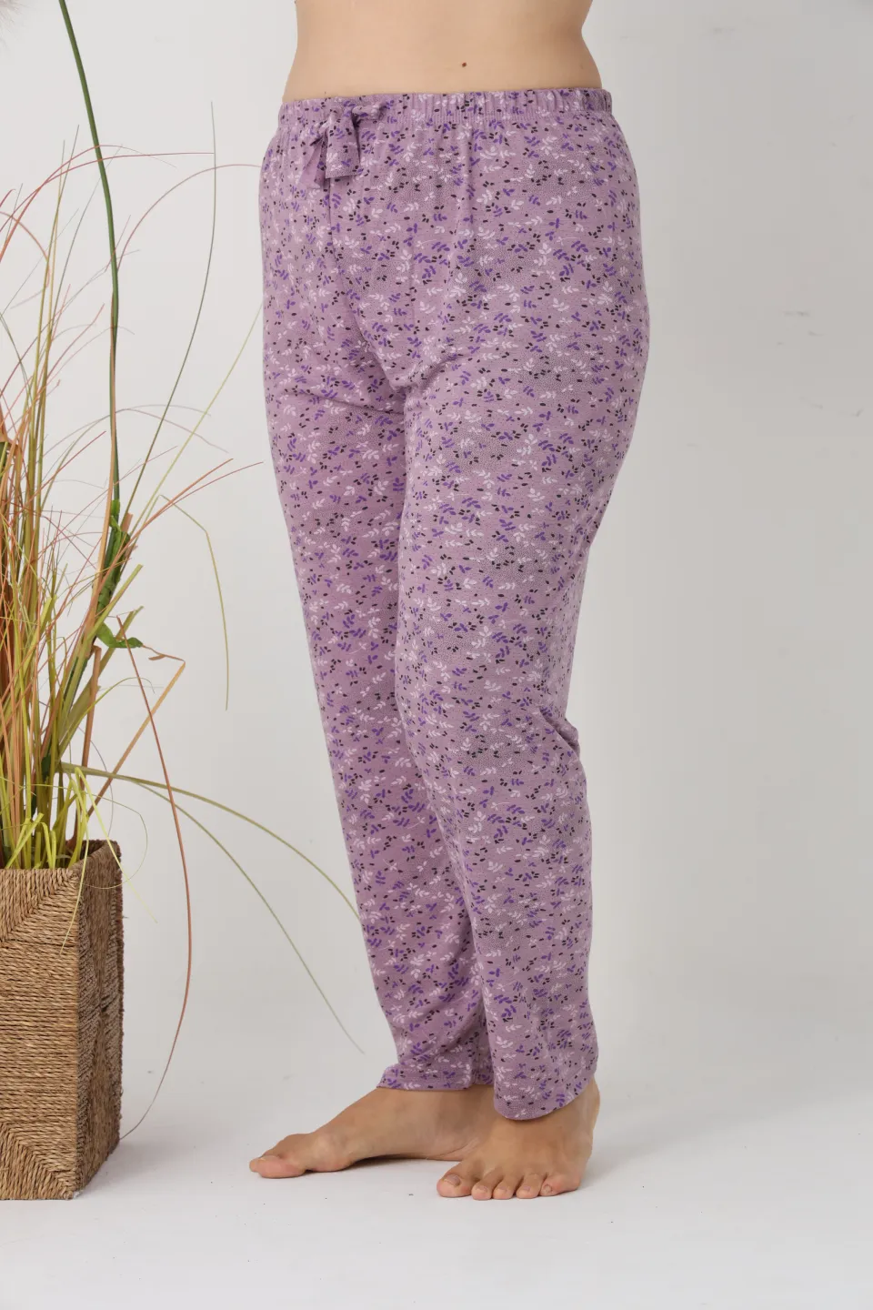 Pantaloni de pijama damă Big Size, mov cu flori multicolore, 85% vâscoză, 15% poliester - 3