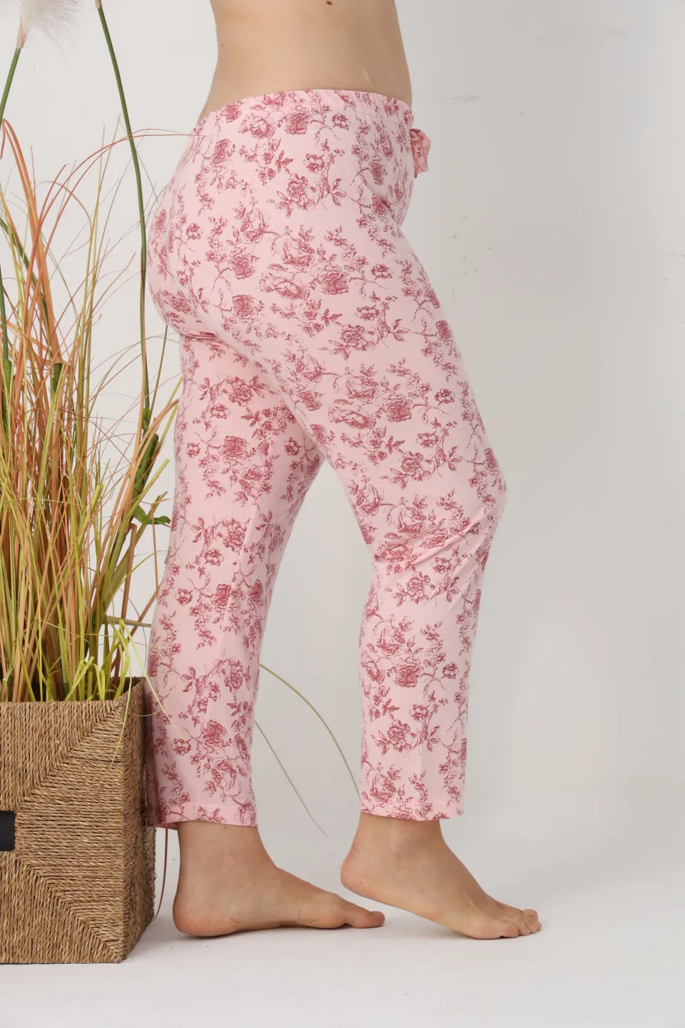 Pantaloni de pijama damă Big Size, roz cu flori, 85% vâscoză, 15% poliester - 6