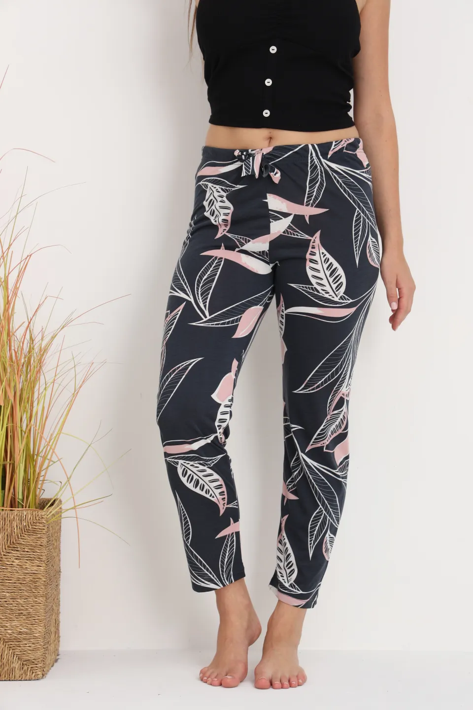 Pantaloni de pijama damă negri cu flori roz, croială lejeră, bumbac &amp; poliester - 1