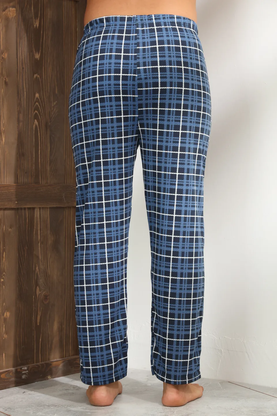 Pantaloni pijama bărbați bleumarin cu carouri albe și pătrățele negre – croială lejeră - 4