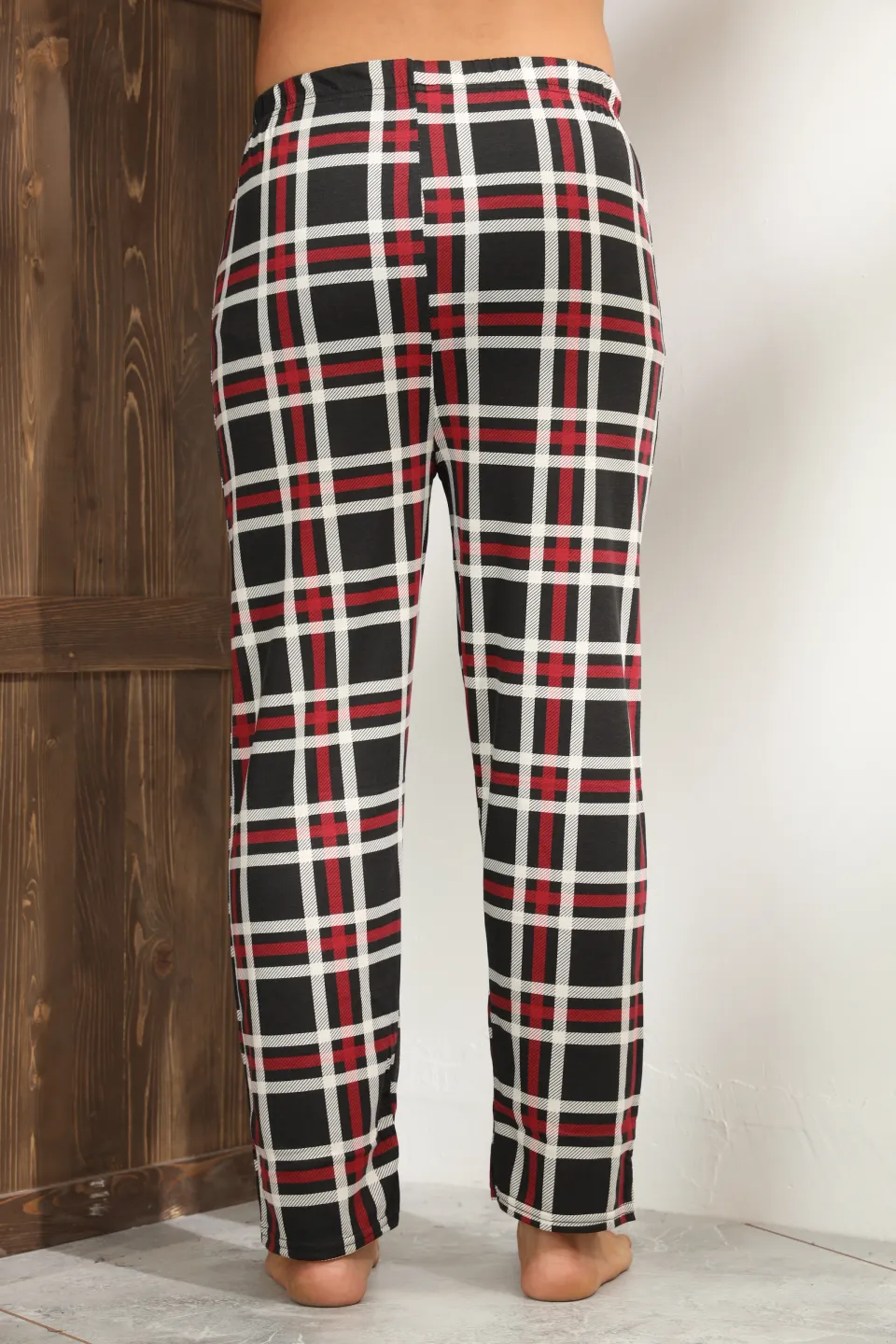 Pantaloni pijama bărbați negri cu carouri roșii și albe – croială lejeră - 4