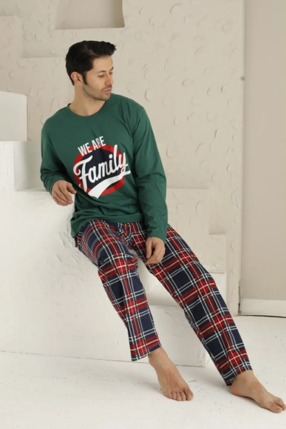 Pijama bărbați cu mânecă lungă și pantaloni lungi - Imprimeu „We Are Family” - 2