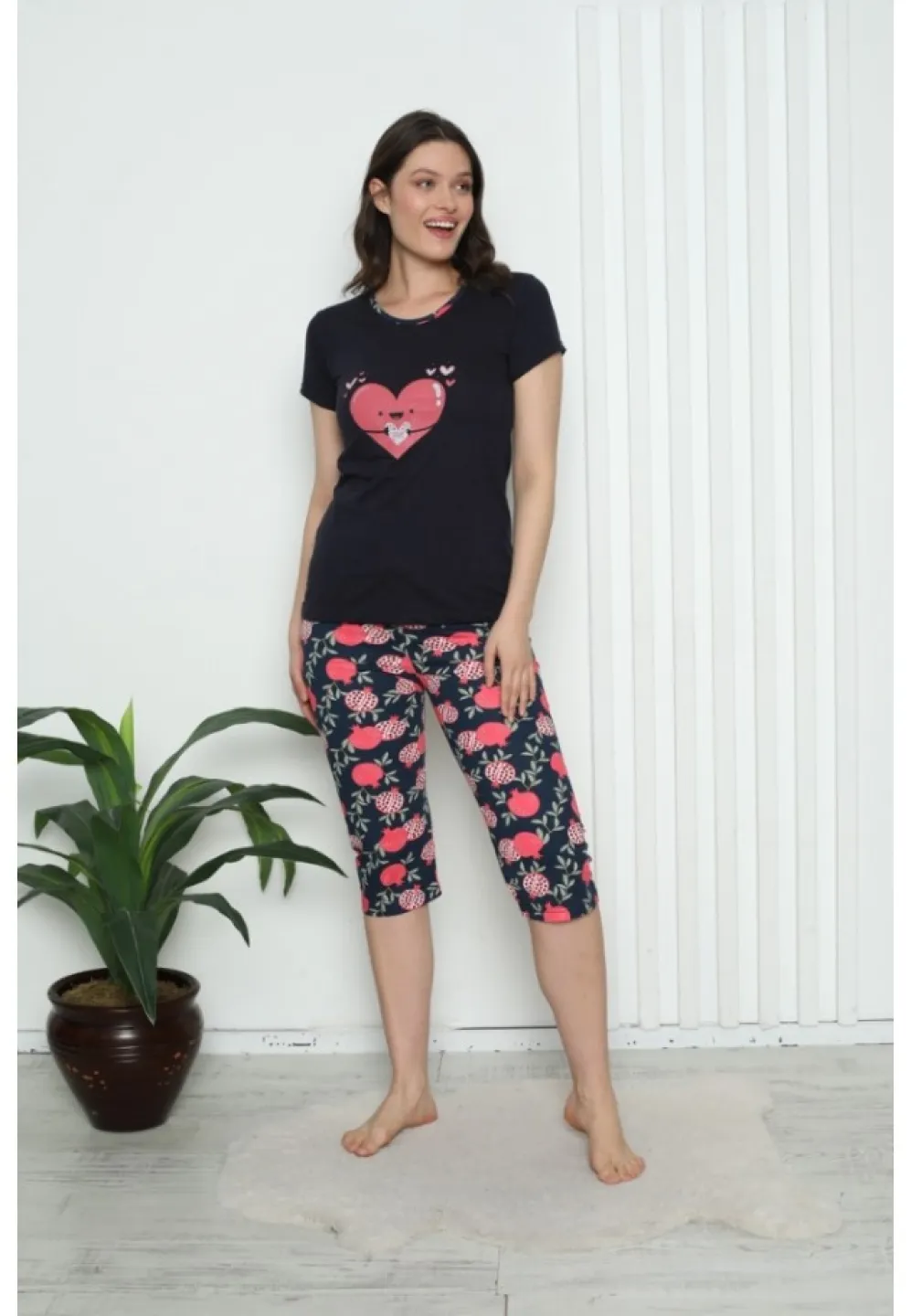 Pijama dama din bumbac cu imprimeu "Inima", maneca scurta si pantaloni 3/4, negru - 1