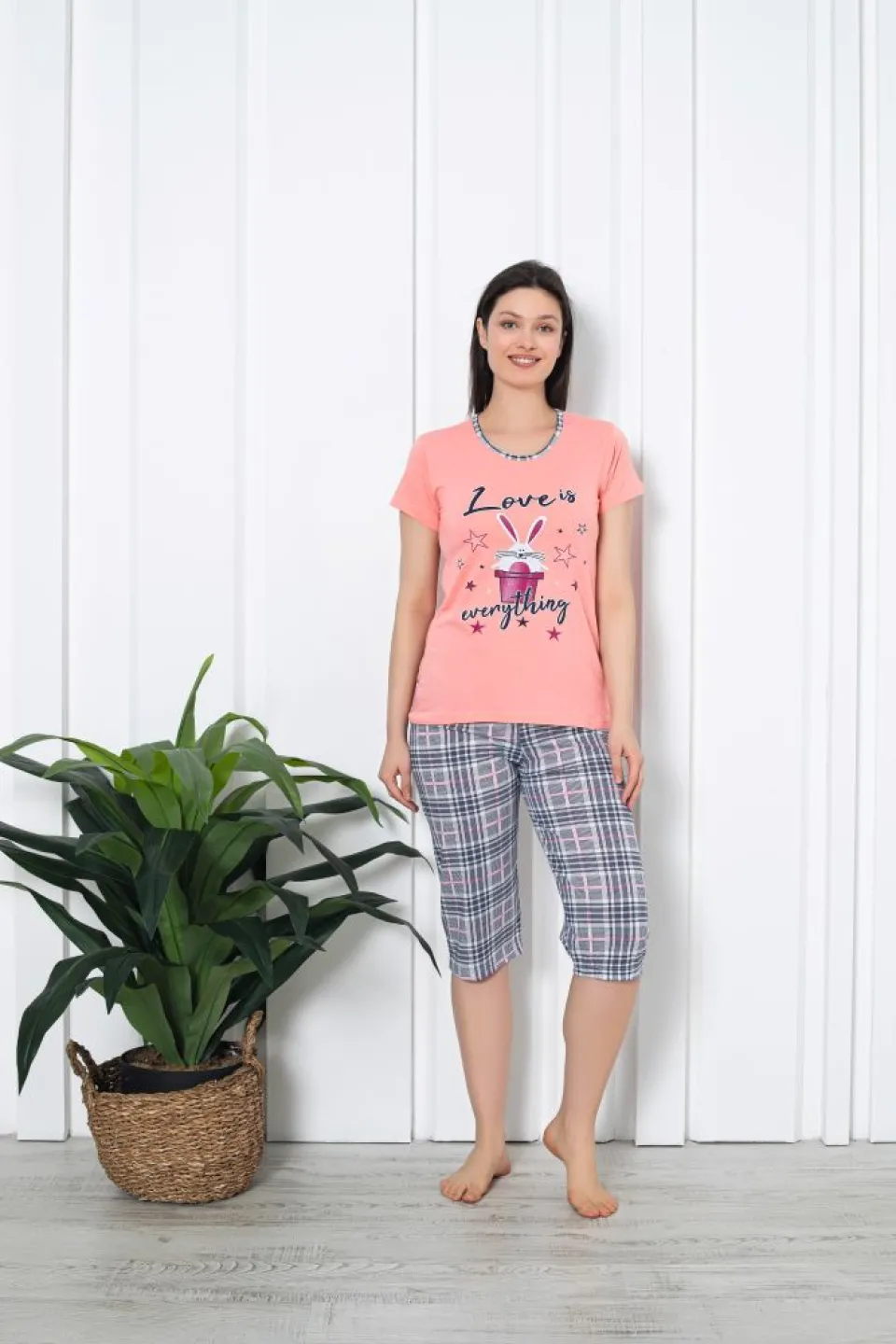 Pijama dama din bumbac, imprimeu ,,Love Is Everything'', maneca scurta si pantaloni 3/4, roz - 1