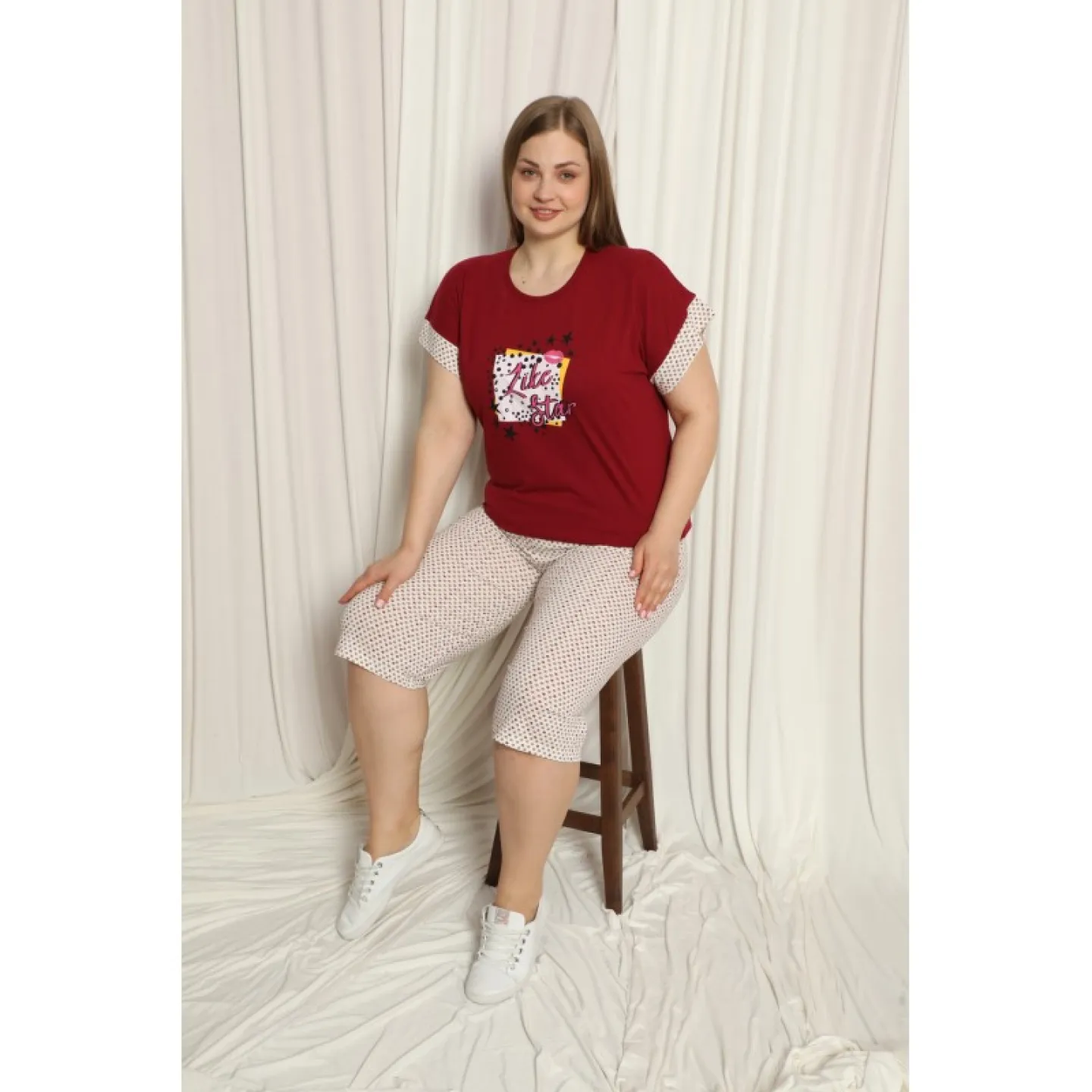 Pijama dama big size din bumbac, tricou visiniu cu imprimeu „Like A Star” și pantaloni 3/4 asortați - 2