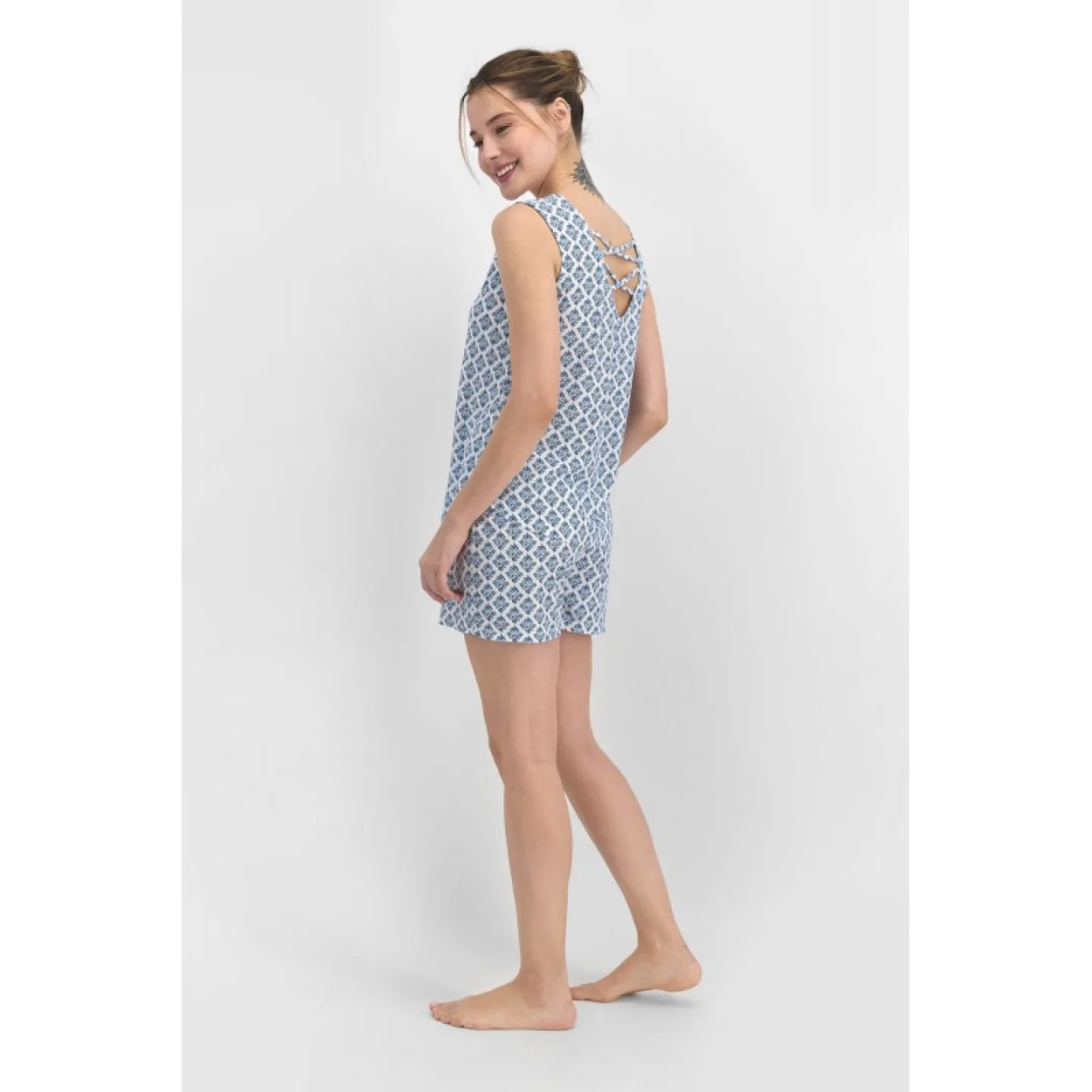 Pijama Dama– Bluza cu Bretele și Pantaloni Scurți cu Elastic în Talie, Imprimeu Floricele - 2