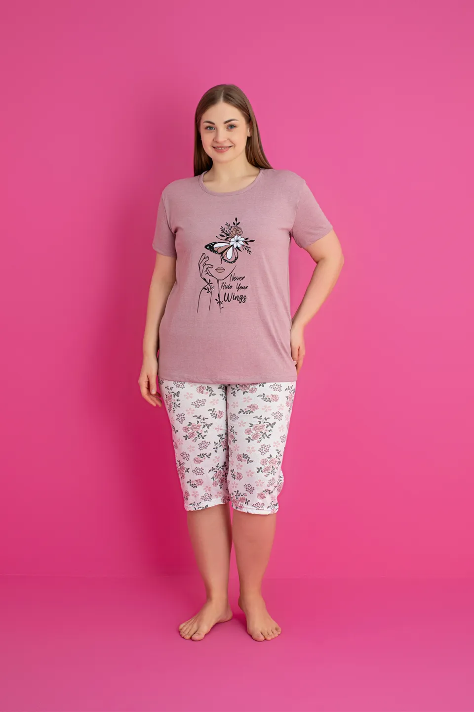Pijama damă bumbac mărime mare – Set 2 piese: tricou + pantaloni 3/4 imprimeu NEVER HIDE YOUR WINGS - 1