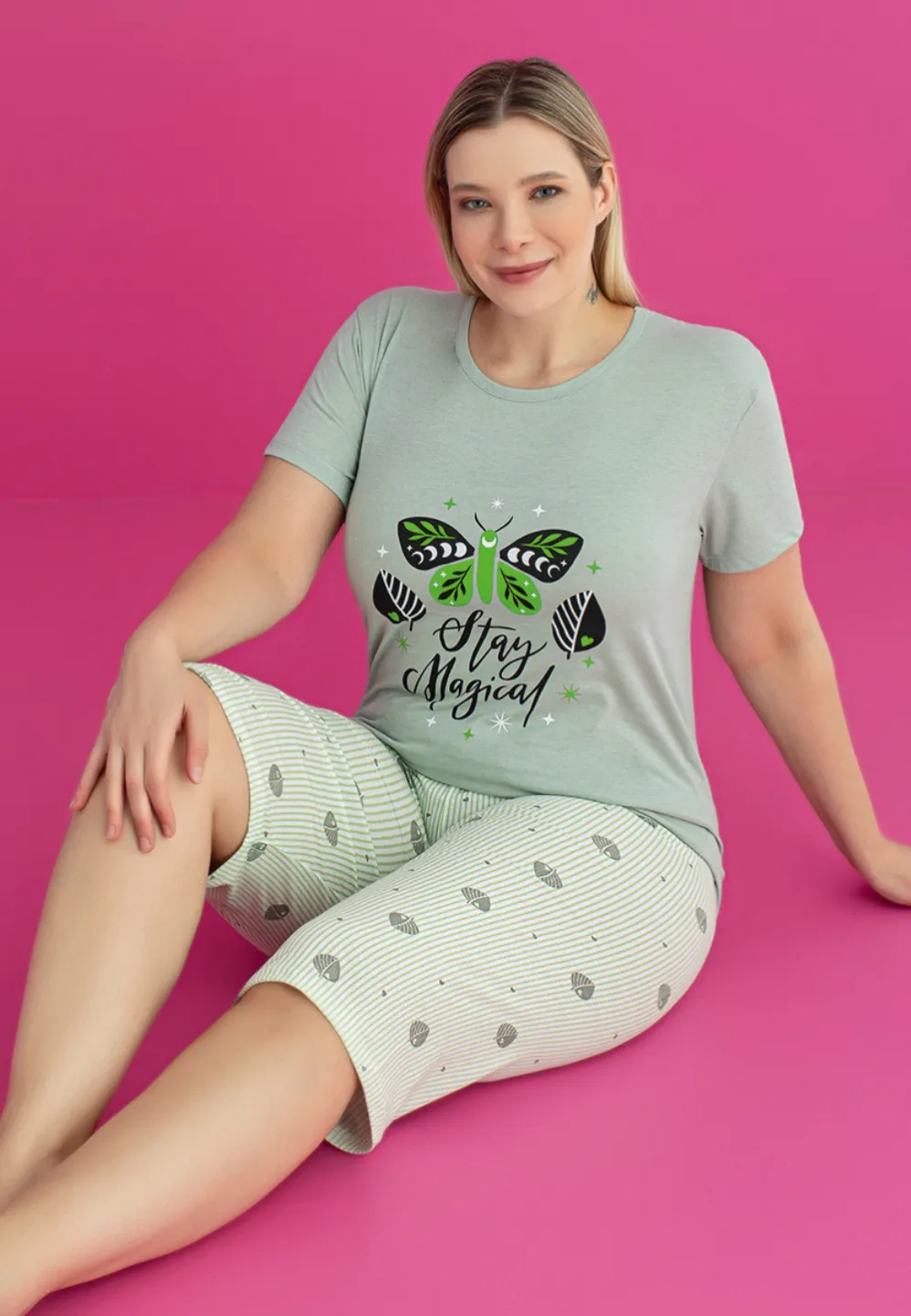 Pijama damă bumbac mărime mare – Set 2 piese: tricou + pantaloni 3/4 imprimeu stay magical - 2