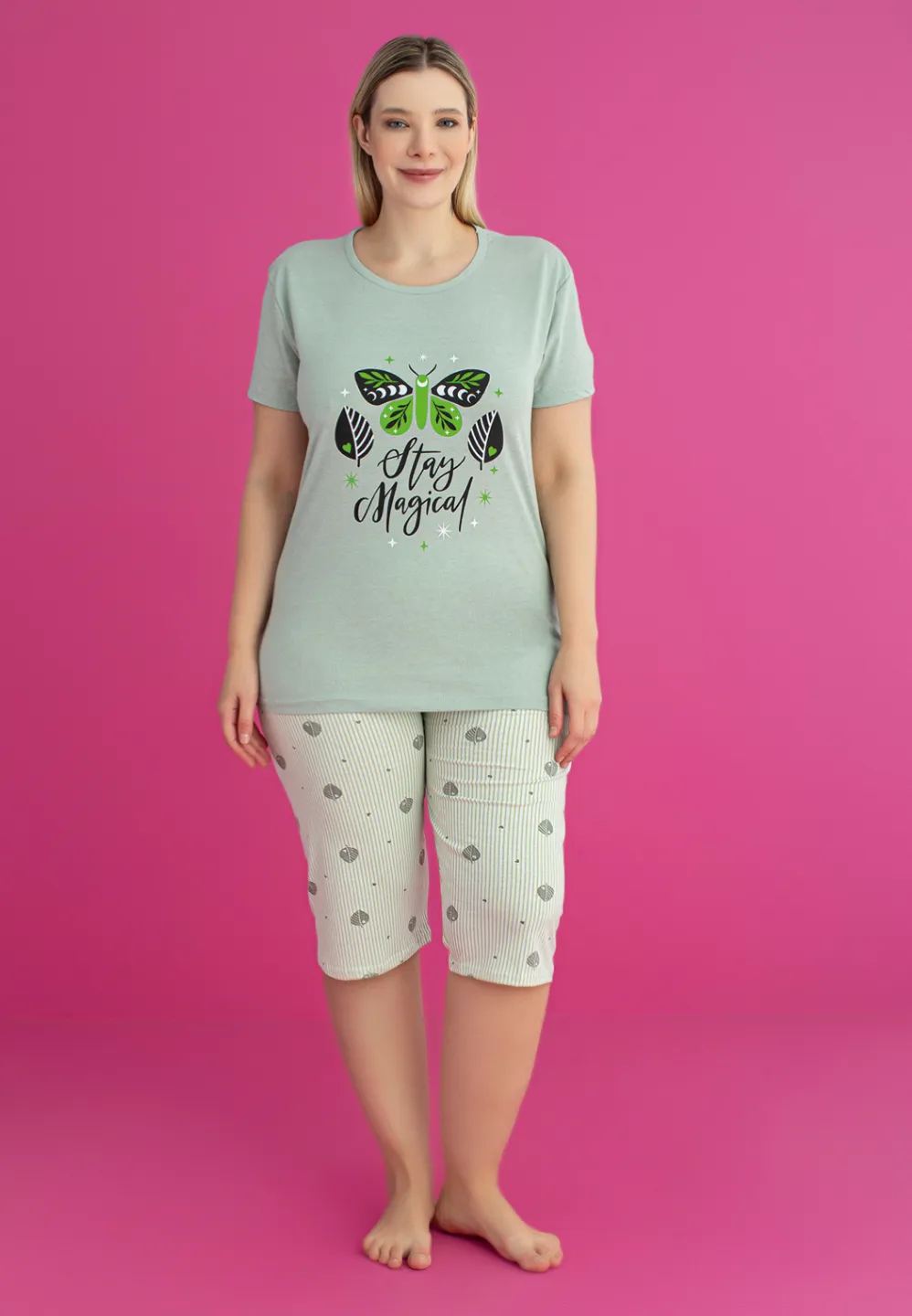 Pijama damă bumbac mărime mare – Set 2 piese: tricou + pantaloni 3/4 imprimeu stay magical - 1