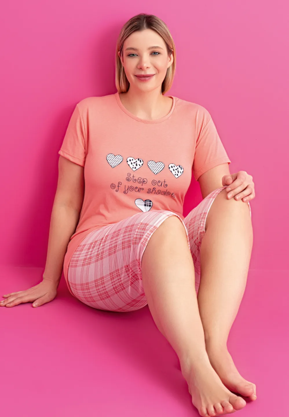 Pijama damă bumbac mărime mare – Set 2 piese: tricou + pantaloni 3/4 imprimeu step out of your shadow - 2