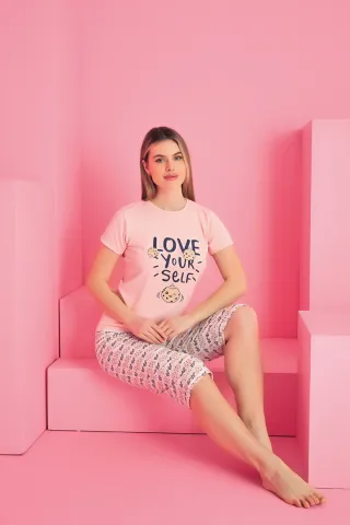 Pijama damă bumbac – tricou și pantaloni 3/4, imprimeu LOVE YOURSELF hover