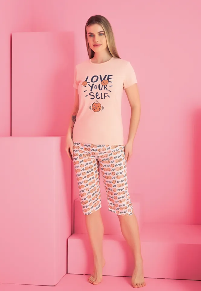 Pijama damă bumbac – tricou și pantaloni 3/4, imprimeu LOVE YOURSELF roz