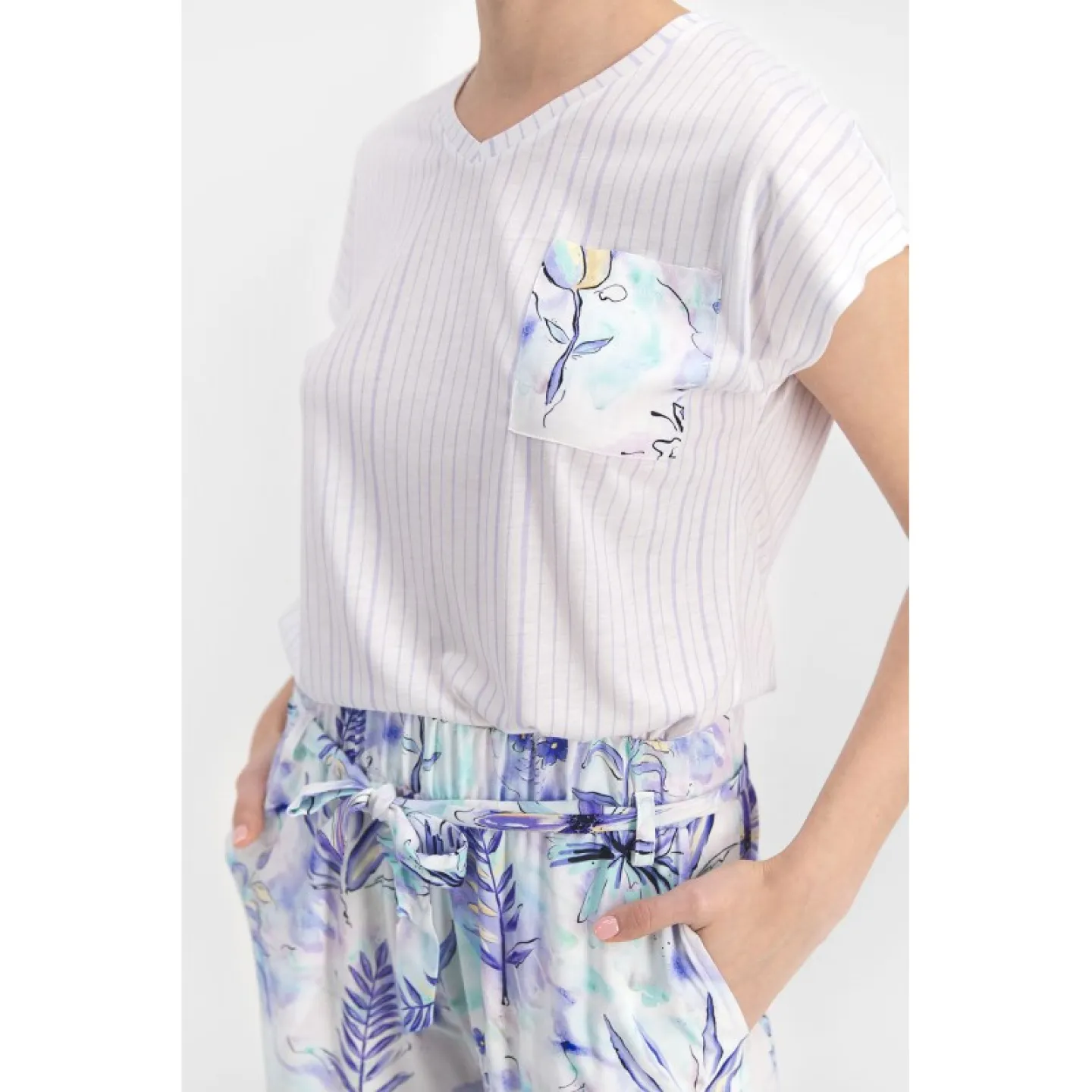 Pijama dama cu maneca scurta si pantalon 3/4, imprimeu floral - 2