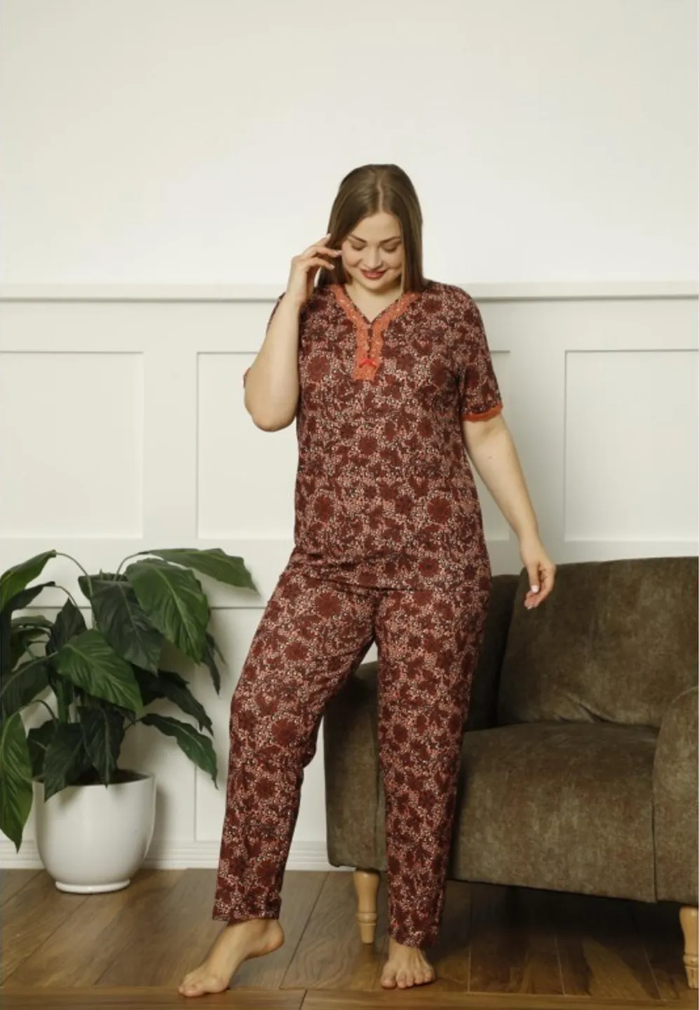 Pijamale damă Big Size, mânecă scurtă, pantaloni lungi, culoare cărămiziu, imprimeu floral - 3