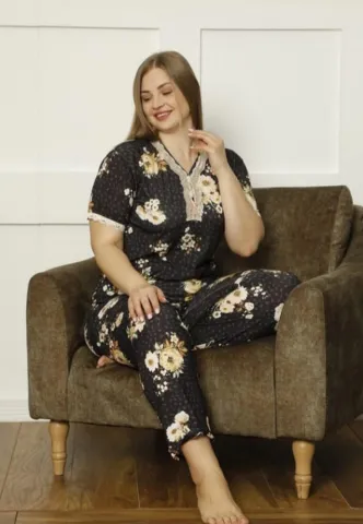 Pijamale damă Big Size, mânecă scurtă, pantaloni lungi, culoare maro, imprimeu floral hover