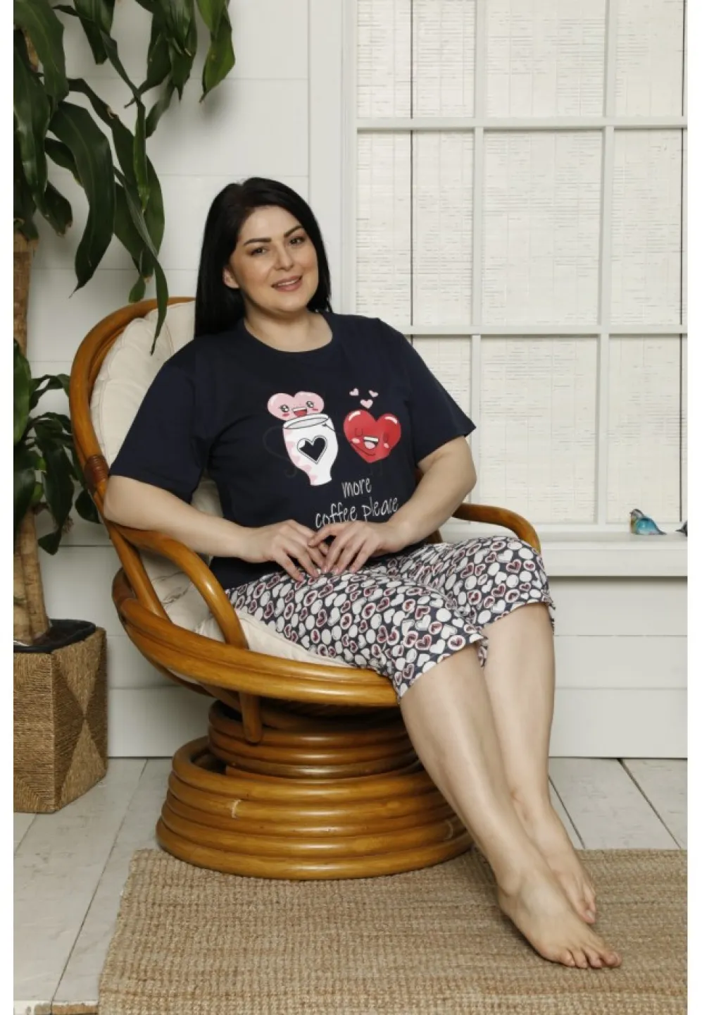 Pijama dama din bumbac cu imprimeu ,,More Coffee, Please'', tricou si pantaloni 3/4, negru - 2