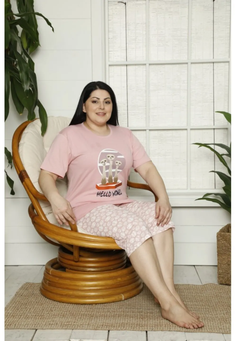 Pijama dama big size din bumbac, tricou roz cu imprimeu „Hello World” și pantaloni 3/4 asortați - 2