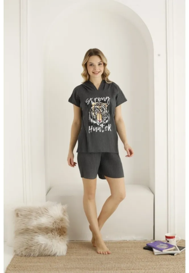 Pijama dama din bumbac cu imprimeu "Strong", maneca scurta si pantaloni scurti