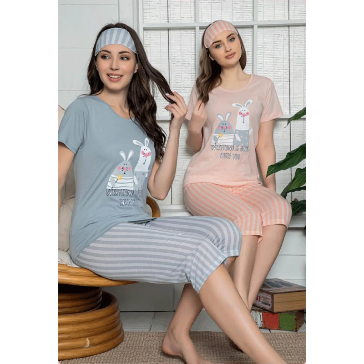 Pijama Dama din Bumbac – Set Tricou cu Iepurași și Pantaloni 3/4, Masca de Dormit, gri - 1