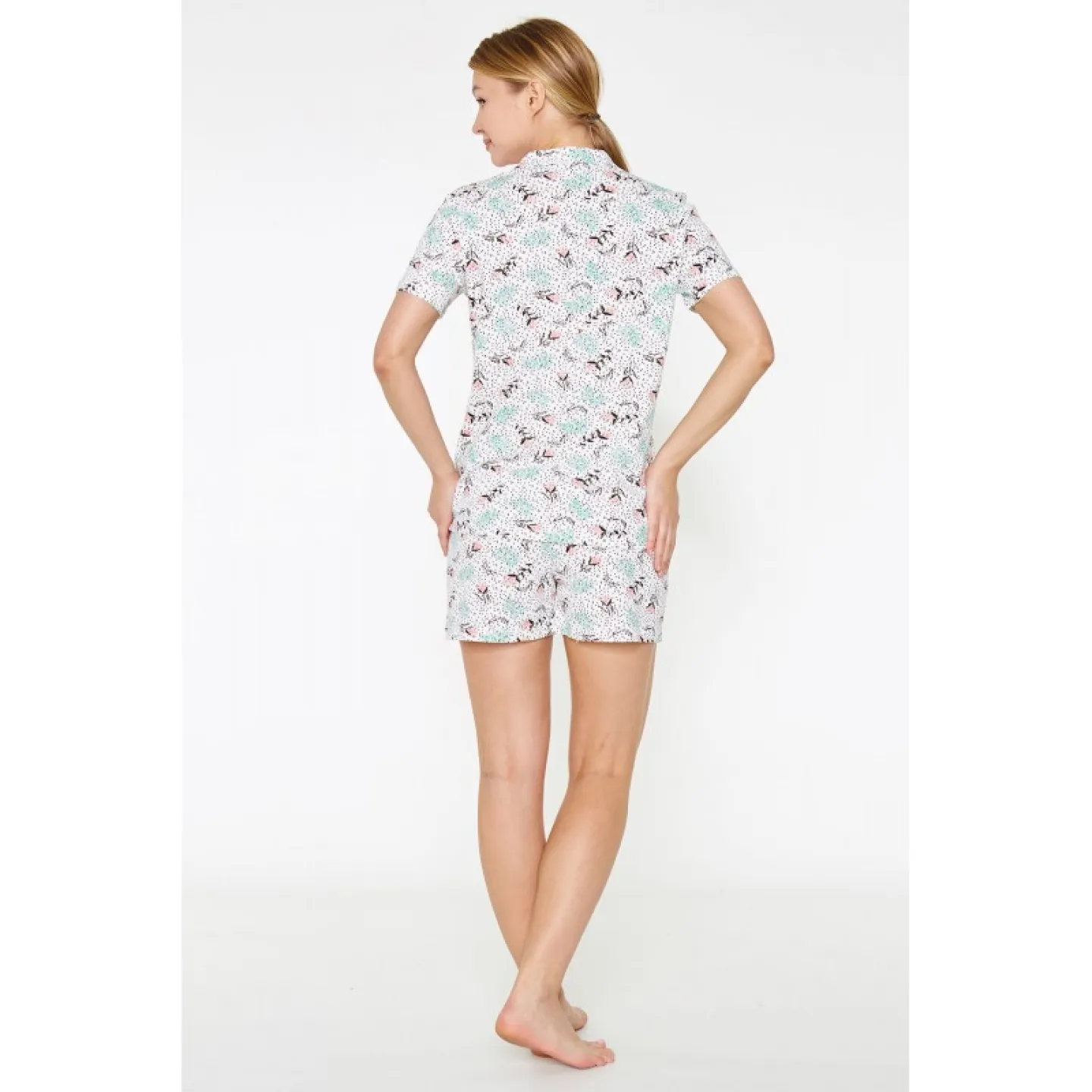 Pijama Dama din Viscoză – Bluza cu Mâneci Scurte și Pantaloni Scurți cu Elastic în Talie, Imprimeu Floral - 3
