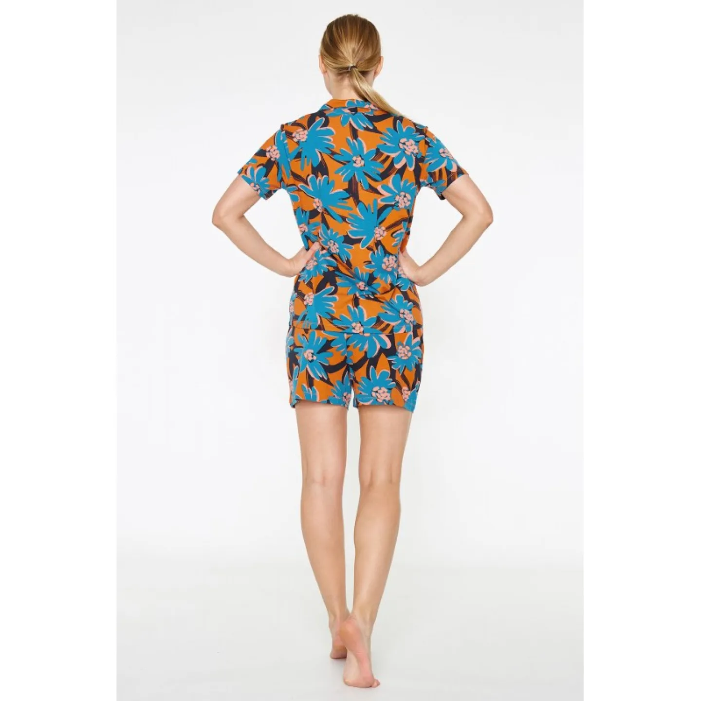 Pijama Dama din Viscoză – Bluza cu Mâneci Scurte și Pantaloni Scurți cu Elastic în Talie, Imprimeu Floral - 3