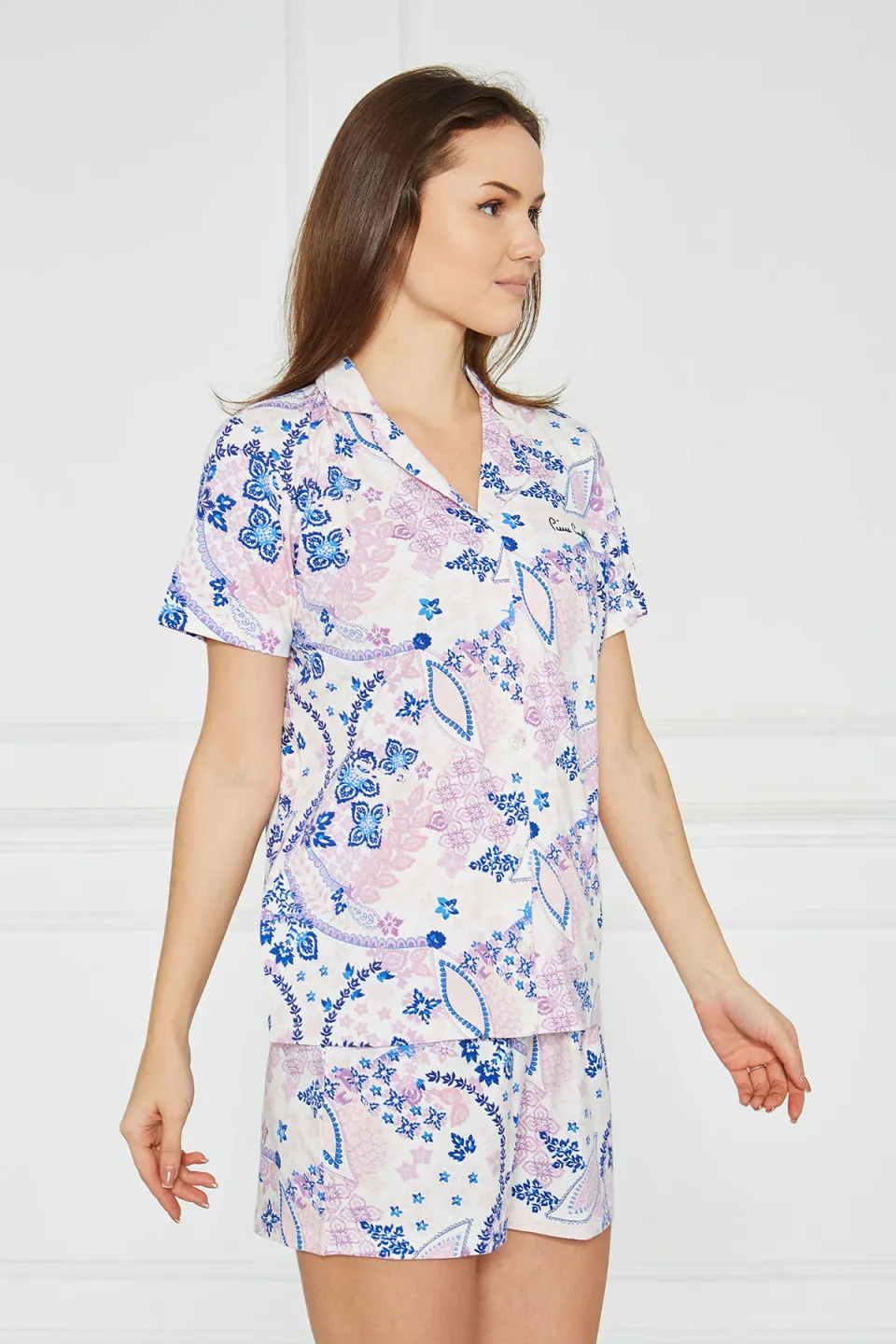 Pijama Dama din Viscoză – Bluza cu Mâneci Scurte și Pantaloni Scurți cu Elastic în Talie, Imprimeu Floral - 2