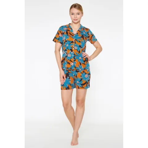 Pijama Dama din Viscoză – Bluza cu Mâneci Scurte și Pantaloni Scurți cu Elastic în Talie, Imprimeu Floral