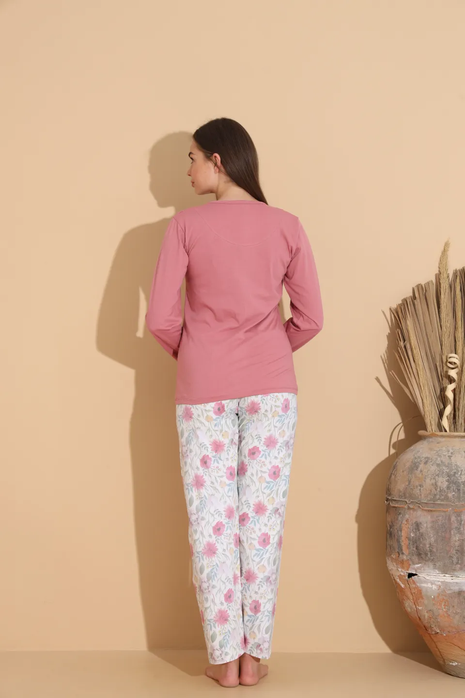 Pijama damă roz prăfuit, bluză „Flowers” și pantaloni cu imprimeu floral – 100% bumbac - 4