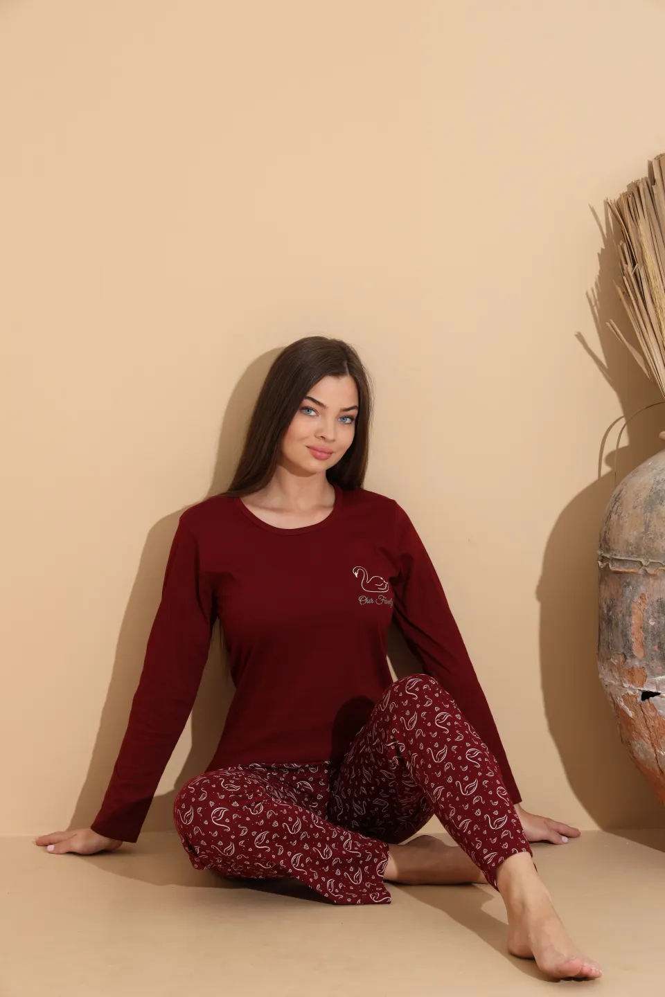 Pijama damă visiniu, bluză „Our Family” și pantaloni cu imprimeu flamingo – 100% bumbac - 3