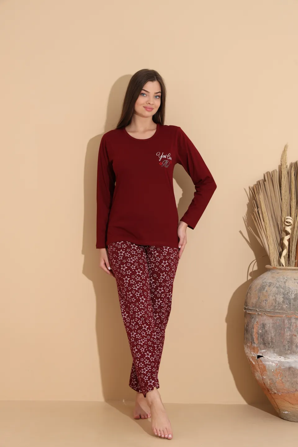 Pijama damă visiniu, bluză „You Can M” și pantaloni cu stelute – 100% bumbac - 1