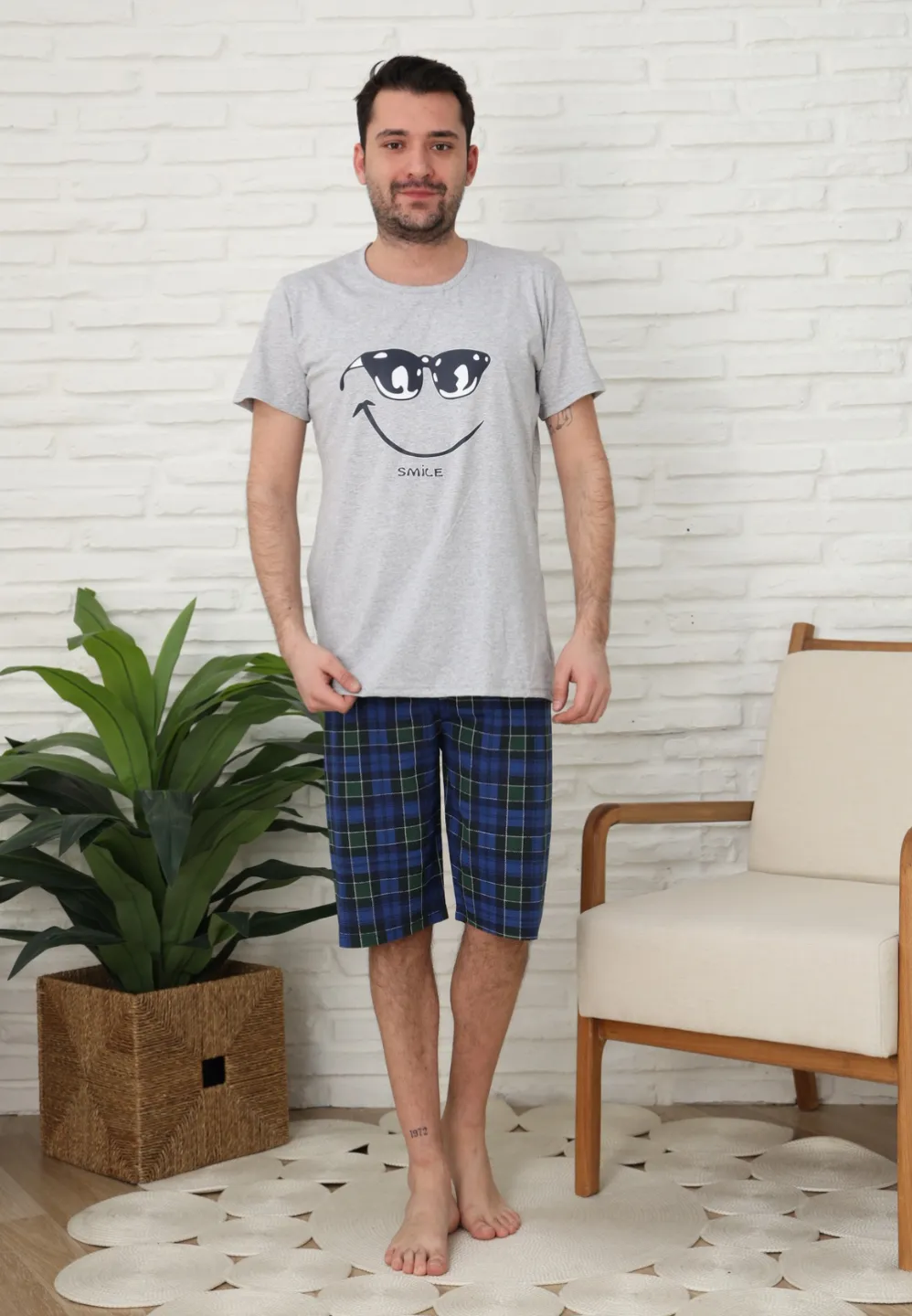 Pijama familie-bărbați, bumbac, mânecă scurtă și pantaloni 3/4 , culoare gri, imprimeu ,,Happy Face,, - 3