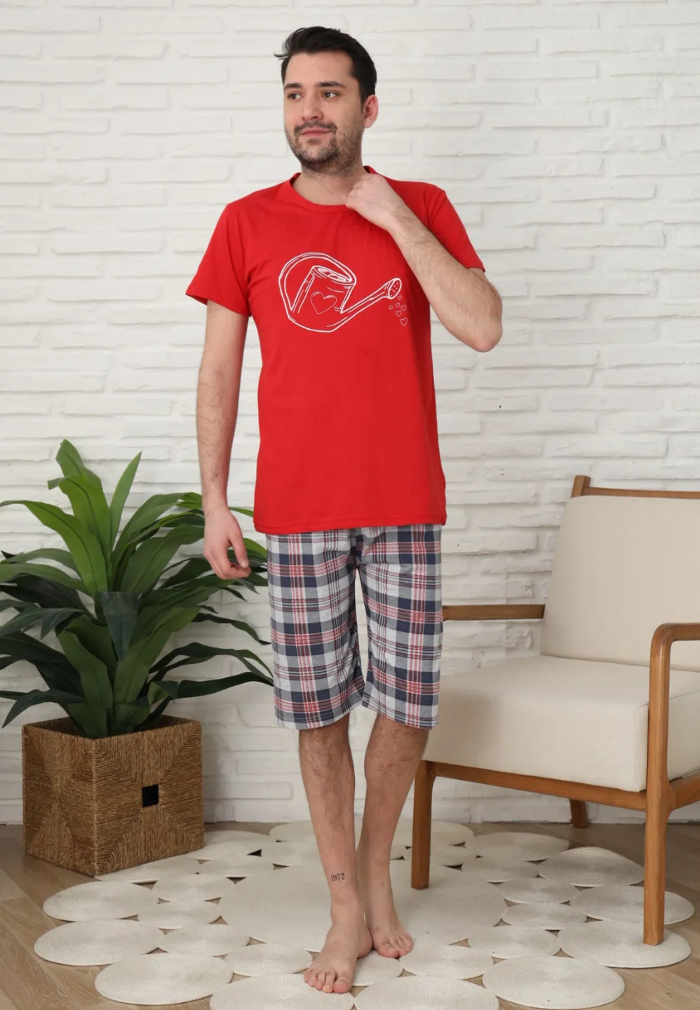 Pijama familie-bărbați, bumbac, mânecă scurtă și pantaloni 3/4 , culoare rosu - 1