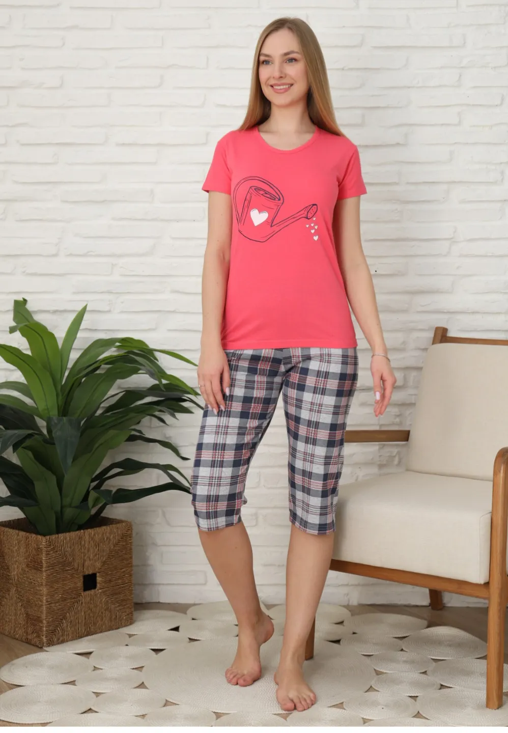 Pijama familie-damă, bumbac, mânecă scurtă și pantaloni 3/4, culoare roz, imprimeu stropitoare - 2