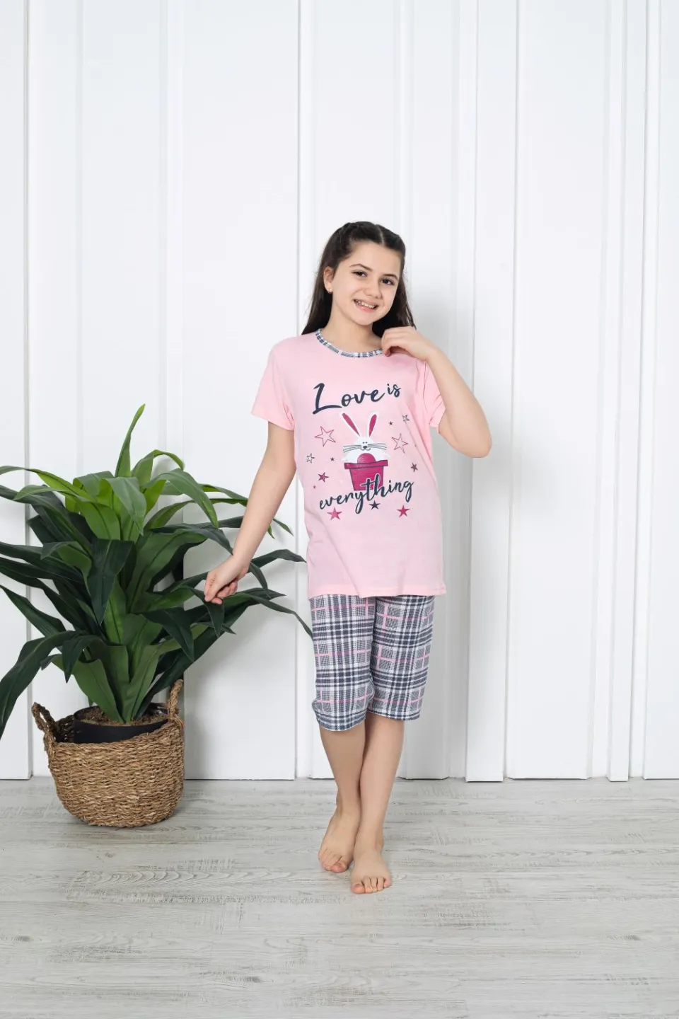 Pijama fetițe cu mânecă scurtă și pantalon 3/4, imprimeu Love Is Everything, roz deschis - 1