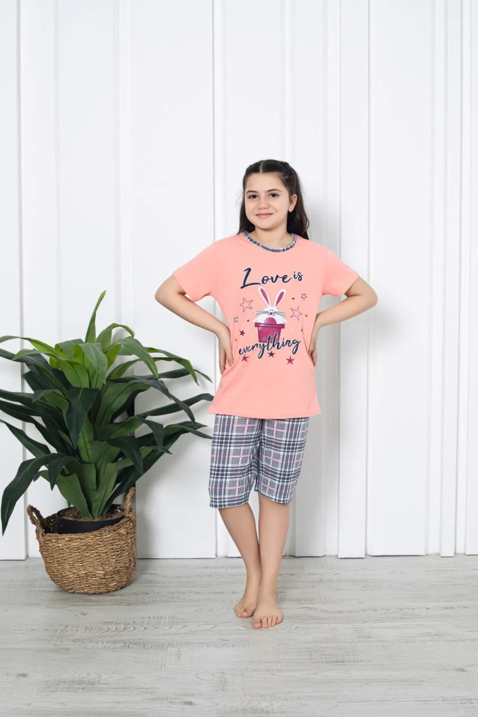 Pijama fetițe cu mânecă scurtă și pantalon 3/4, imprimeu Love Is Everything, somon - 1