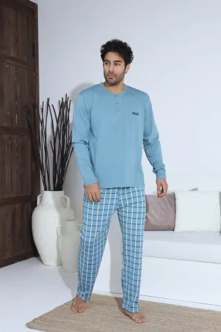 Pijamale bărbați albastru – bluză cu nasturi și detaliu metalic, pantaloni lungi în carouri, 100% bumbac