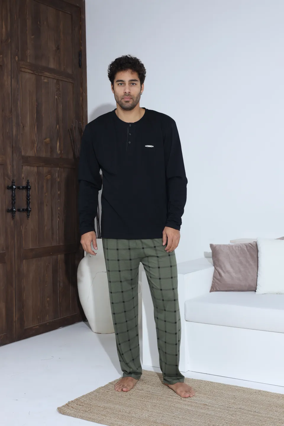 Pijamale bărbați verde inchis – bluză cu nasturi și detaliu metalic, pantaloni lungi în carouri, 100% bumbac - 2