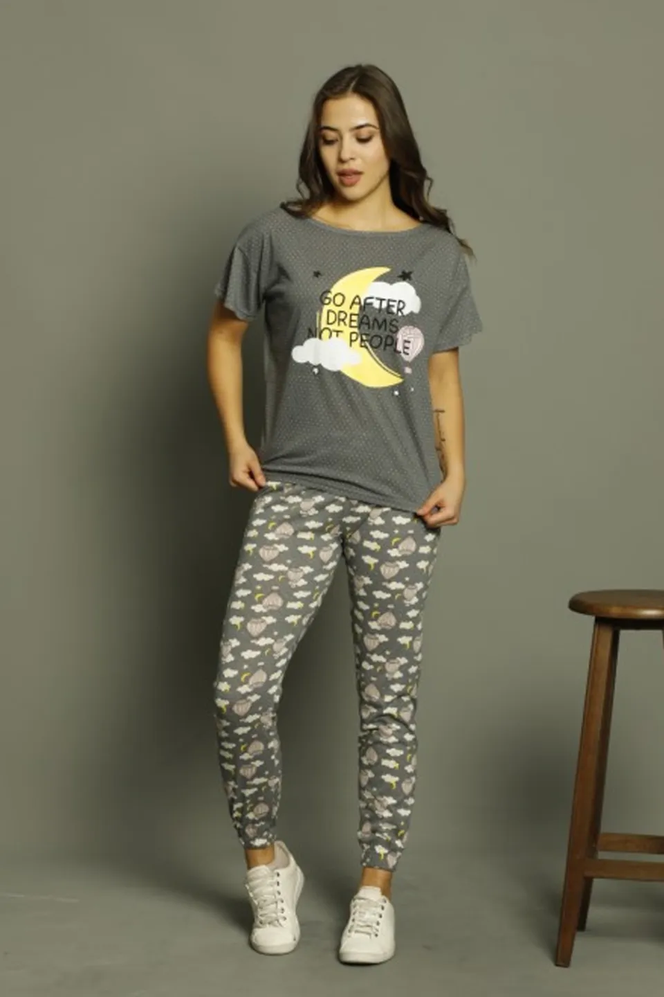 Pijamale dama, culoare gri închis, imprimeu "Go After Dreams Not People" - 1