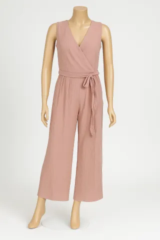 Salopetă damă creponată,  maiou si pantaloni lungi evazați, roz pudrat