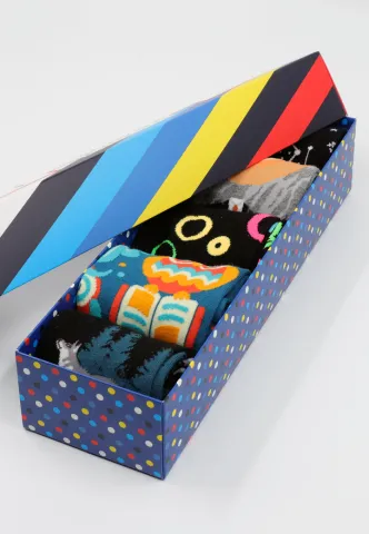 Set 5 Perechi Șosete Damă Serena – Multicolore, cu Imprimeuri Vesele, în Cutie Cadou