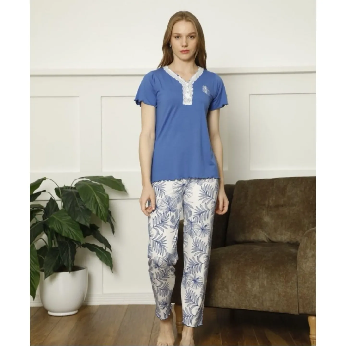 Set pijamale dama cu imprimeu frunza, bluza maneca scurta si pantaloni lungi, culoare albastru - 1