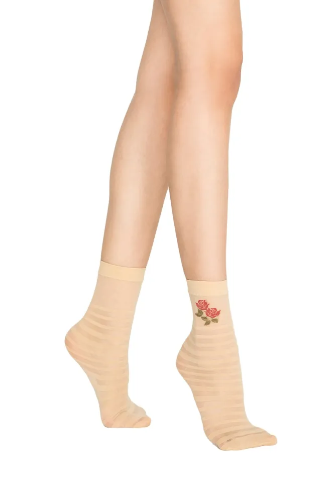 Șosete Penti ,,Stripe Rose'' 30 DEN peste gleznă – Model Trandafiri și Dungi, Nude