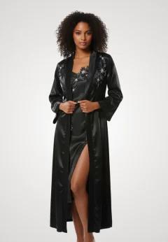 Set 2 piese, halat și cămașă de noapte satinat – negru cu broderie florală