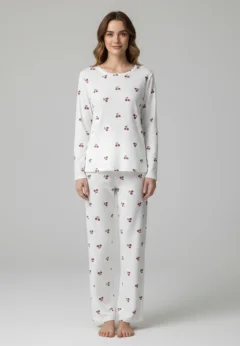 Pijama damă albă cu imprimeu cireșe, bluză cu mânecă lungă și fundiță