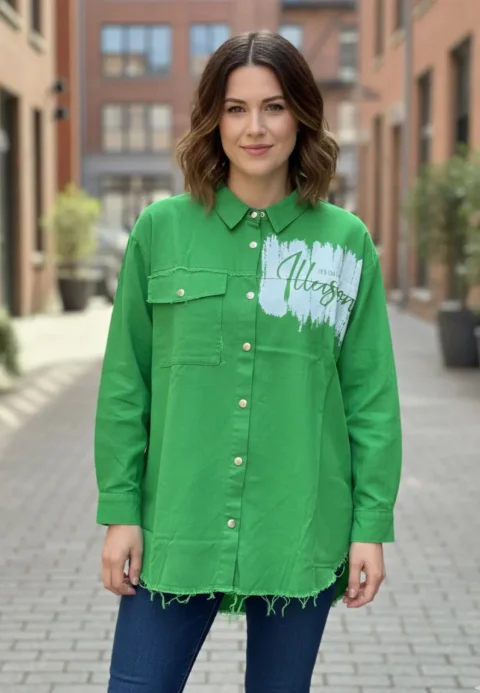 Cămașă denim damă verde cu capse și imprimeu „It’s Only an Ilusion”
