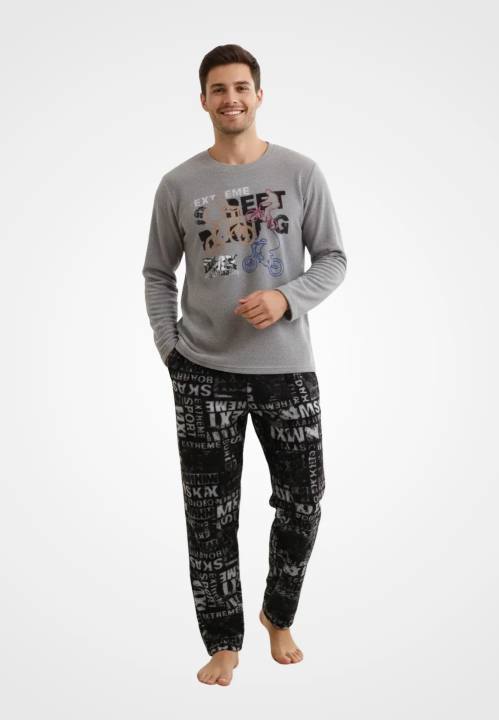 Pijama barbati polar, bluza cu maneca lunga si pantaloni lungi, culoare gri, imprimeu Street Racing